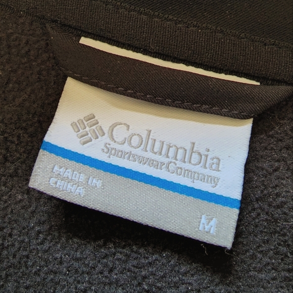 Woman's Columbia Jacket - Picture 3 of 5